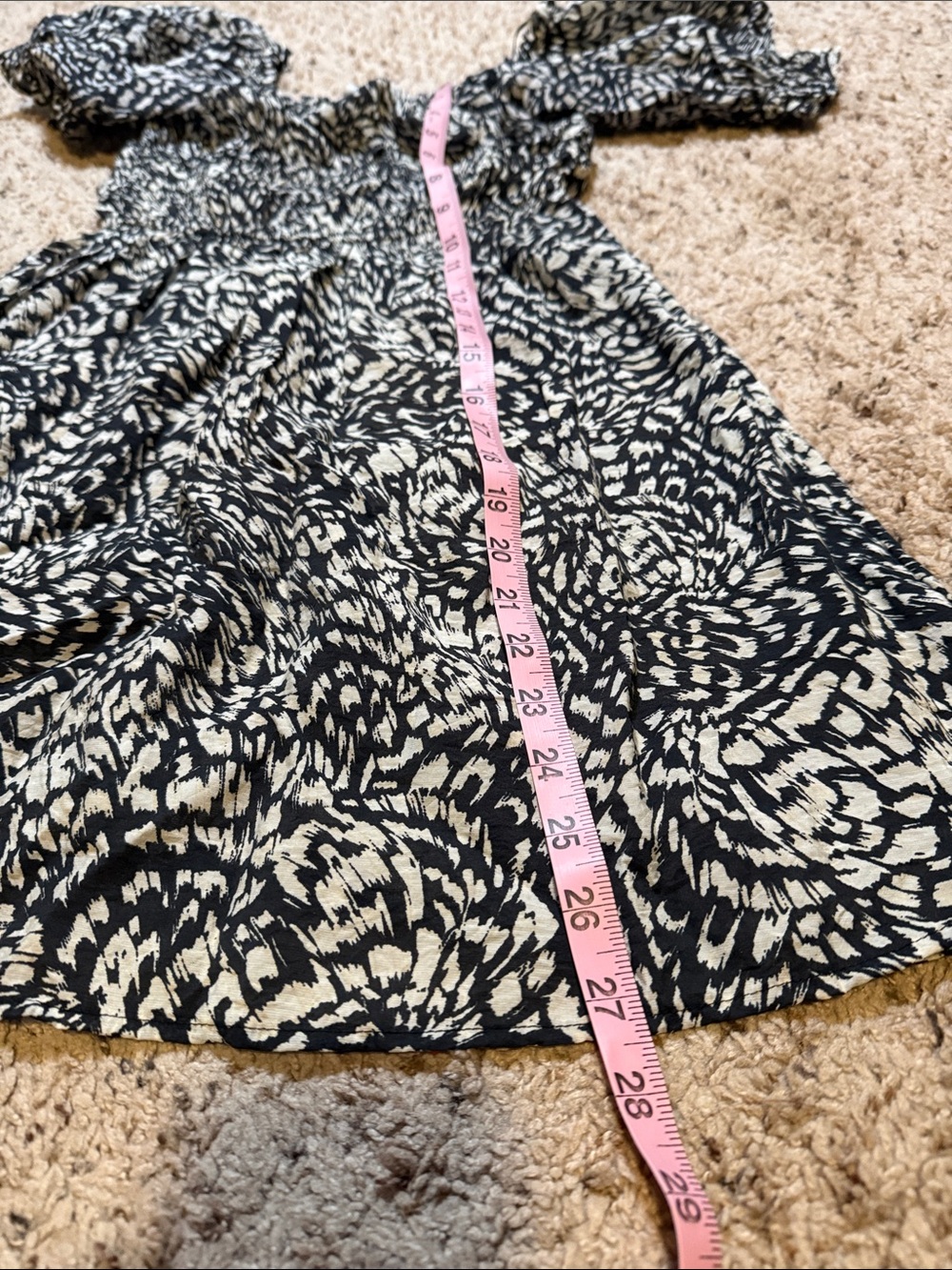 H&M Black and White Puff Sleeve Smocked Waist Casual Dress - Picture 4 of 5